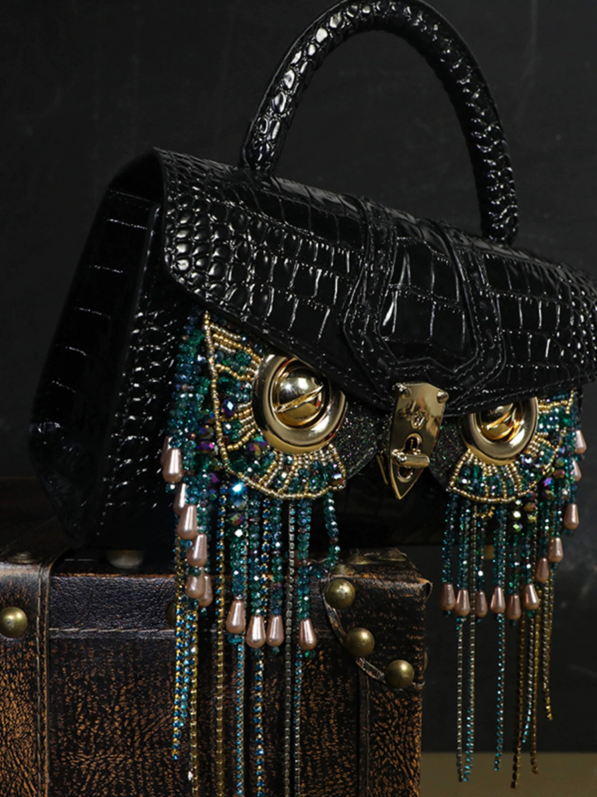 WANACCESSORY's new cowhide patent leather facelift owl crossbody handbag with original design
