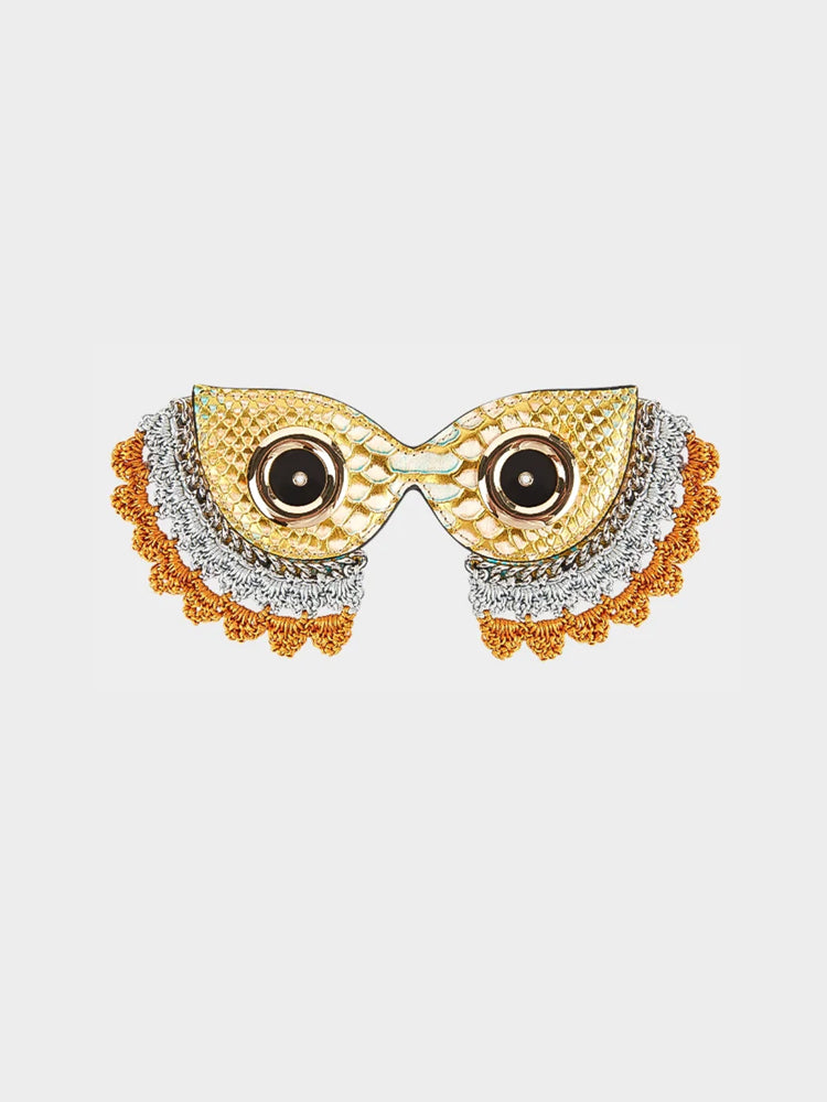 Mask-Stitched Collar