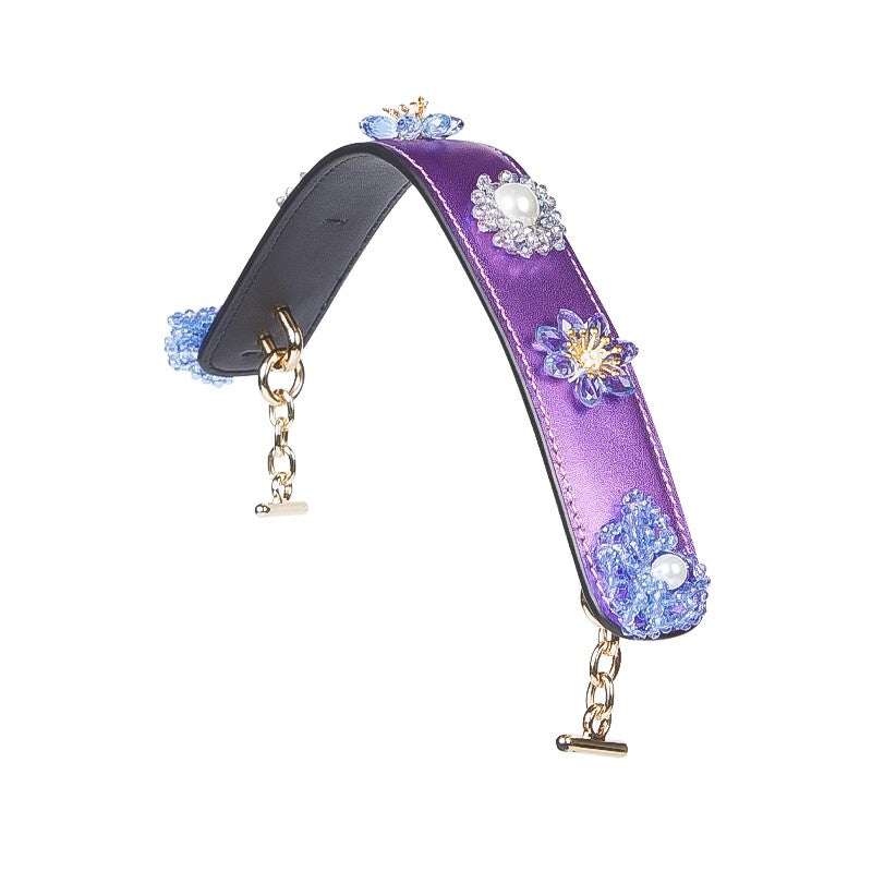 Six Beaded Daisies Leather Handle